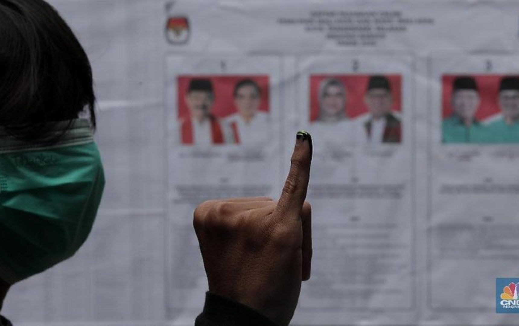 tempat-pemungutan-suara-tps-68-pondok-aren-tangerang-selatan-di-pemilihan-umum-pilkada-walikota-tangerang-selatan-cnbc-indones-8_169